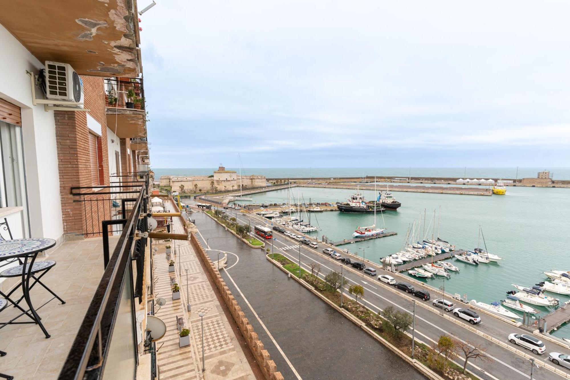 L'Onda Affittacamere Civitavecchia Exterior photo